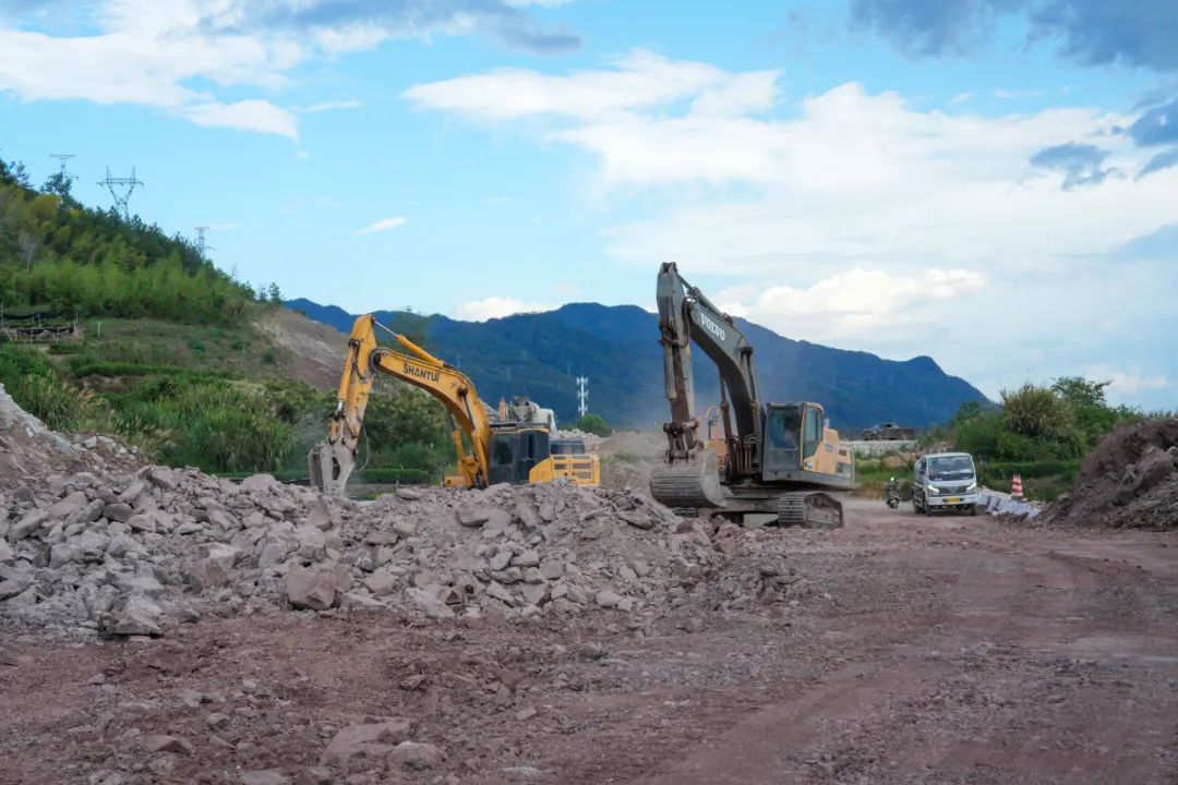 松陽(yáng)公路建設(shè)最新進(jìn)展，助推地方交通發(fā)展與經(jīng)濟(jì)增長(zhǎng)