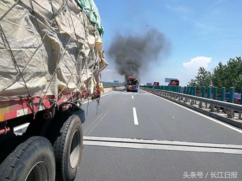 武漢半掛司機招聘，職業(yè)前景、要求與機遇解析